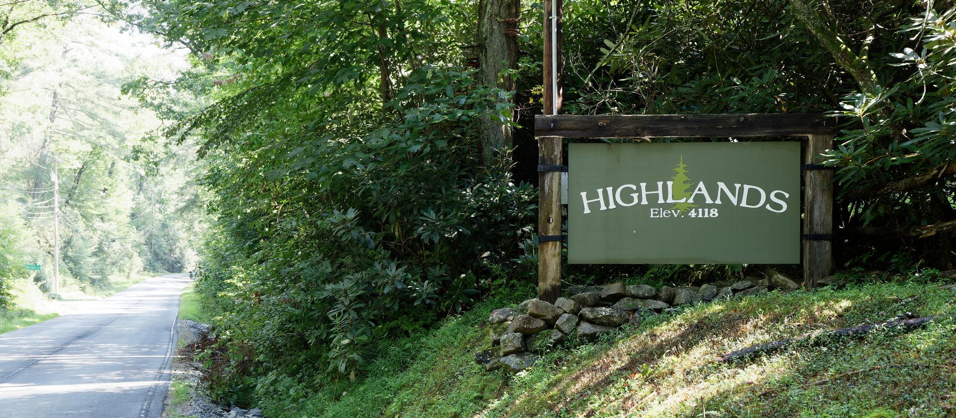 The Highlands town sign at the roadside, elevation 4,118 feet