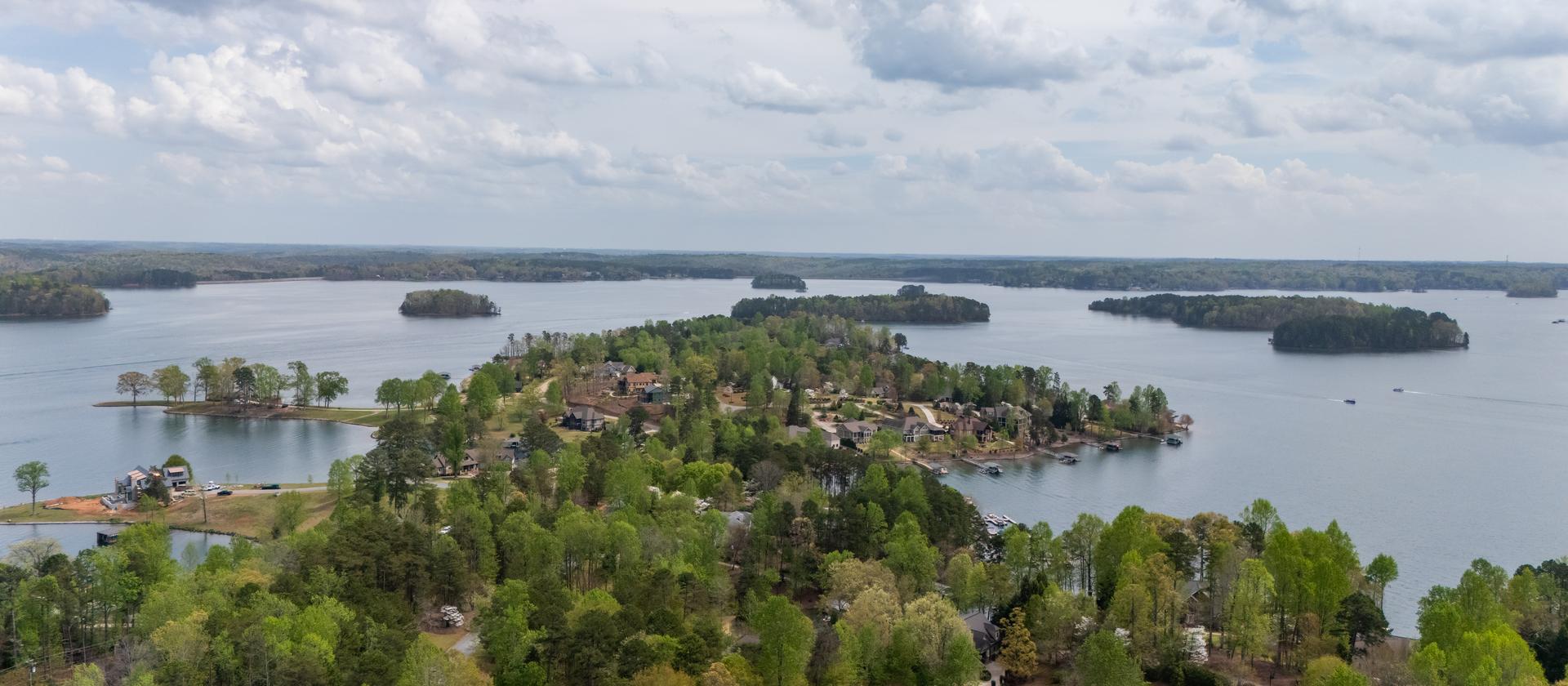 Aerial view of Lake Keowee's coves, peninsulas and islands